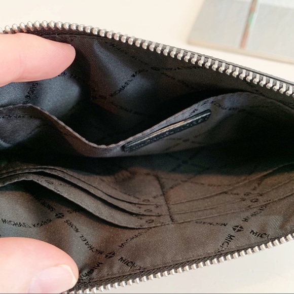 Michael Kors Jet Set Large Zip Clutch Wristlet - Picture 5 of 6